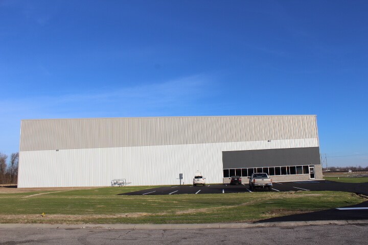 6013 Elsner Dr, Seymour, IN à vendre - Photo du bâtiment - Image 2 de 8