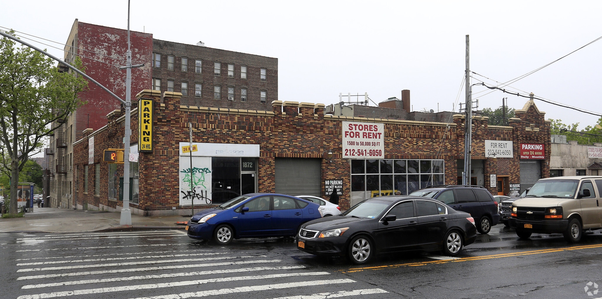 1872 E Tremont Ave, Bronx, NY for lease Primary Photo- Image 1 of 7