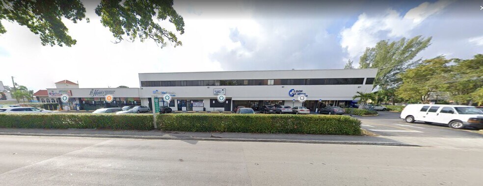8874-8896 SW 24th St, Miami, FL à louer - Photo du bâtiment - Image 2 de 10