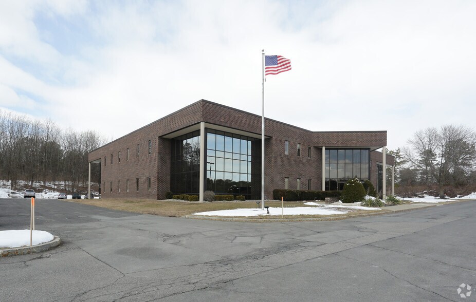 9 Washington Sq, Albany, NY à louer - Photo principale - Image 1 de 24