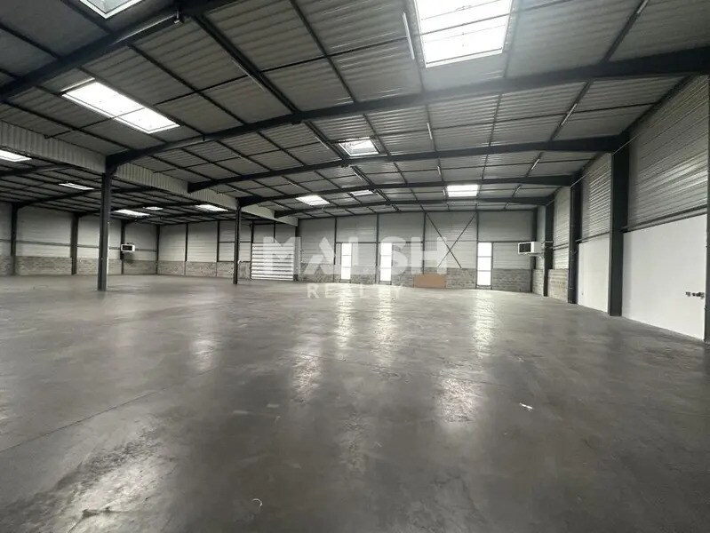 Flex in Saint-Priest for lease Interior Photo- Image 1 of 13
