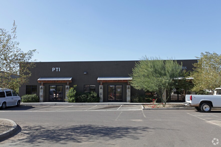 820 W Cottonwood Ln, Casa Grande, AZ à louer - Photo du bâtiment - Image 2 de 3