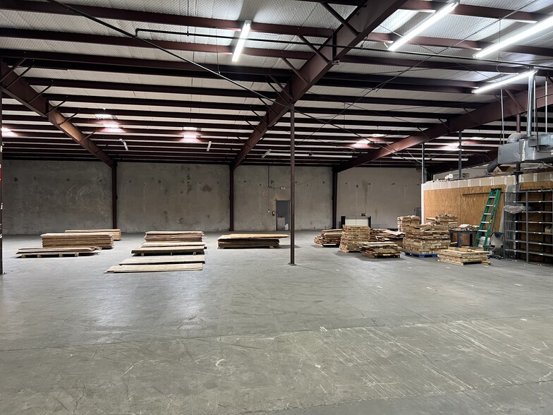 501 Industrial Dr, Richardson, TX for lease - Building Photo - Image 2 of 22