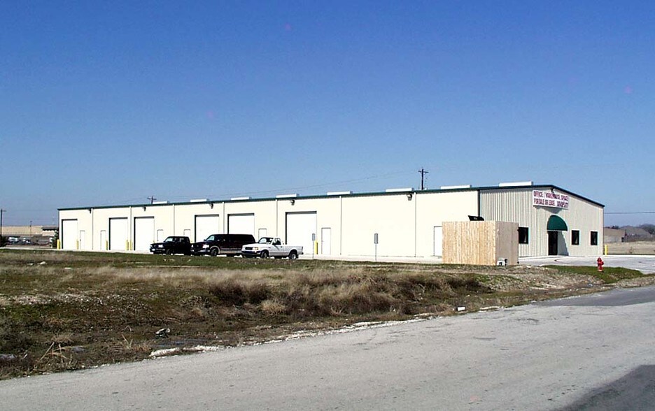 5940 Kroger Dr, Fort Worth, TX à vendre - Photo du bâtiment - Image 3 de 16