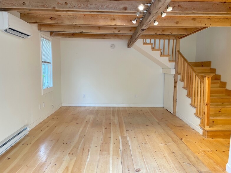 426 Middle St, Portsmouth, NH for lease - Interior Photo - Image 3 of 25
