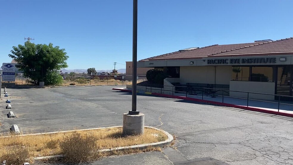 11959 Mariposa Rd, Hesperia, CA for lease - Commercial Listing Video - Image 2 of 4