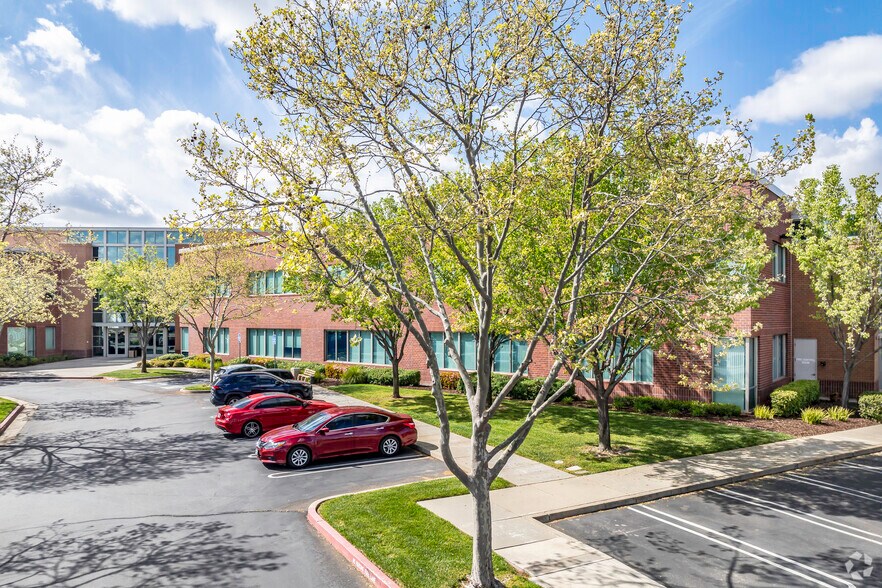 1000 Enterprise Way, Roseville, CA for lease - Building Photo - Image 3 of 6