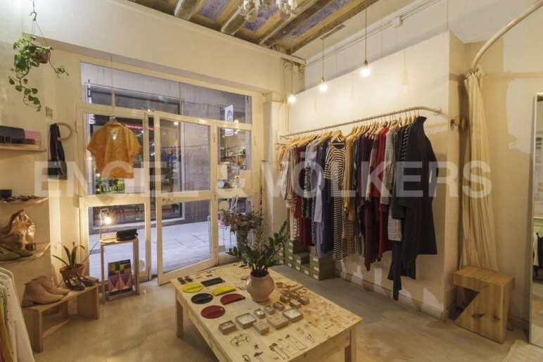 Immeuble residentiel dans Barcelone, Barcelona à vendre - Photo intérieure - Image 1 de 2