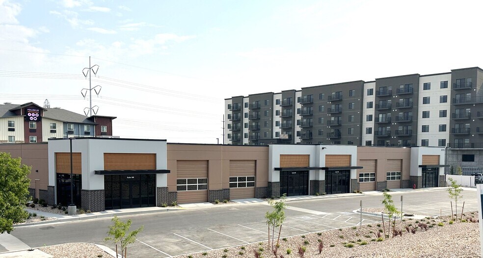 3076 Decker Lake Dr, West Valley City, UT à louer - Photo du bâtiment - Image 3 de 15