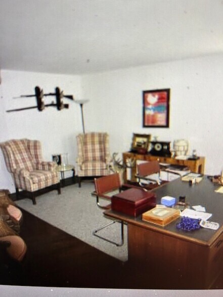 70 Sullivan St, Wurtsboro, NY à vendre - Photo intérieure - Image 2 de 4