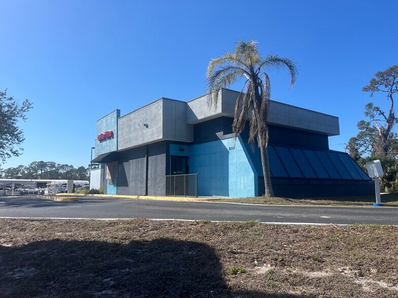 2110 Placida Rd, Englewood, FL for sale - Building Photo - Image 2 of 8