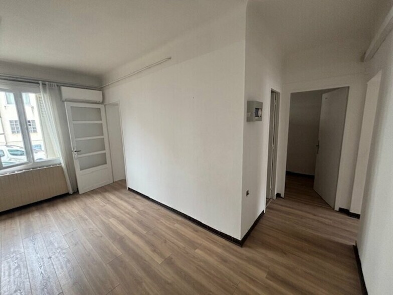 Office in Tarascon for lease - Interior Photo - Image 2 of 7