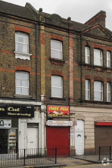 811 Harrow Rd, London for lease - Building Photo - Image 2 of 3