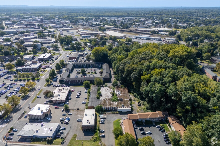 217 Westfield St, West Springfield, MA for sale - Building Photo - Image 2 of 4