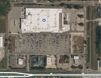 Plus de détails pour 8400 Gratiot Rd, Saginaw, MI - Commerce de détail à louer