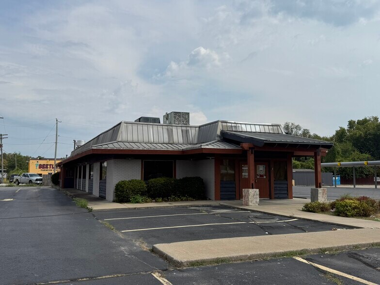 1640 N Glenstone Ave, Springfield, MO à louer - Photo du bâtiment - Image 3 de 12