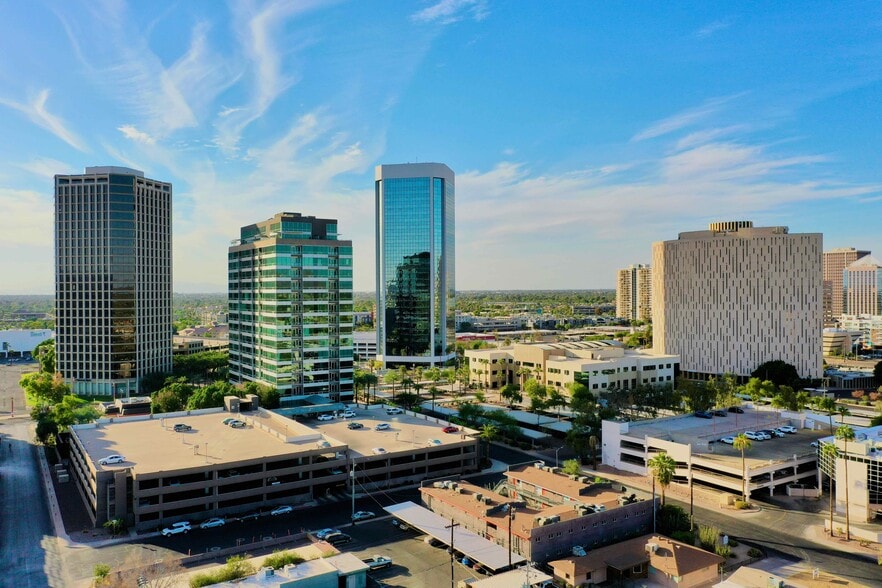 207 E Monterey Way, Phoenix, AZ à vendre - Photo du bâtiment - Image 3 de 79