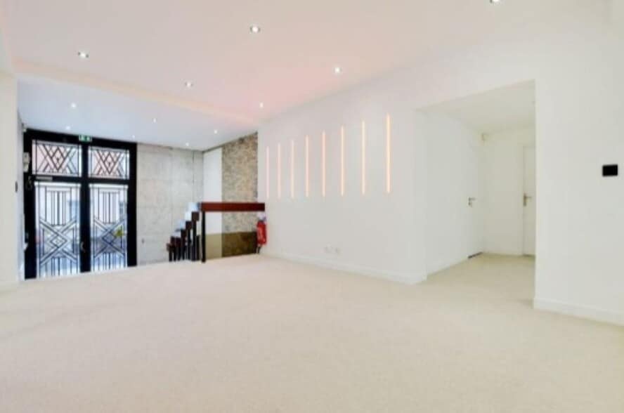 23 Rue Bréguet, Paris for sale - Lobby - Image 2 of 10