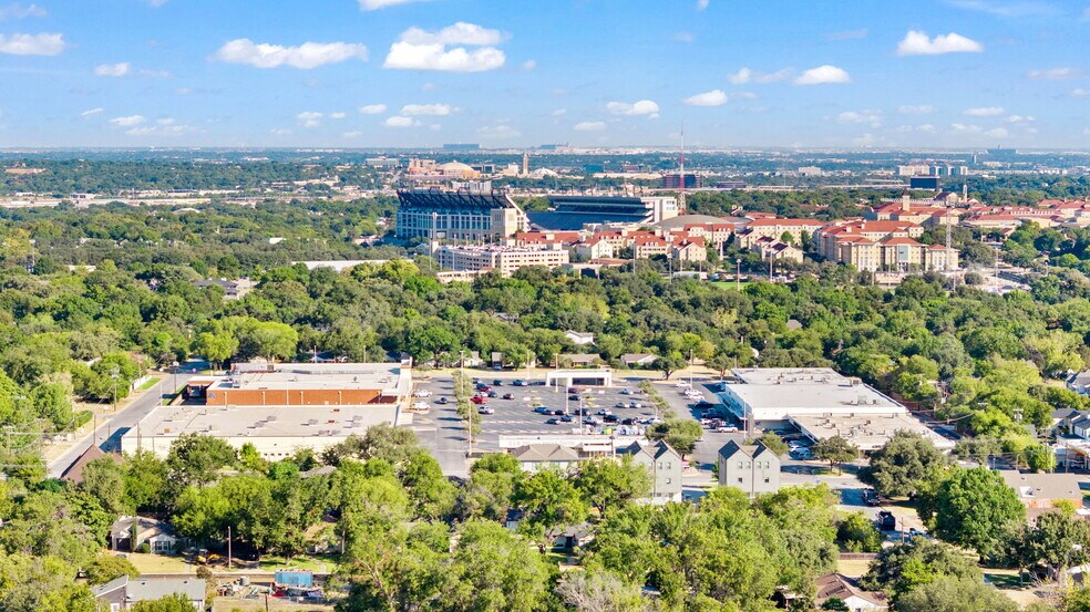 3511-3563 S Hills Ave, Fort Worth, TX à louer - Photo du bâtiment - Image 1 de 16