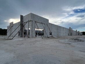 302 Parktowne Blvd, Edgewater, FL à louer Photo intérieure- Image 2 de 3