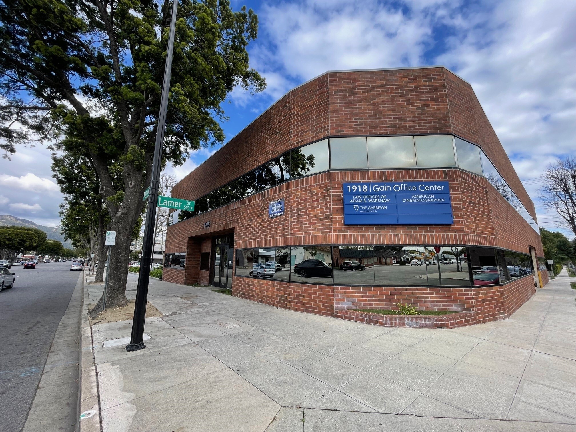 1918 W Magnolia Blvd, Burbank, CA for lease Primary Photo- Image 1 of 11