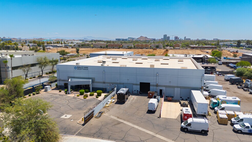 2113 W 7th St, Tempe, AZ à louer - Photo du bâtiment - Image 2 de 9