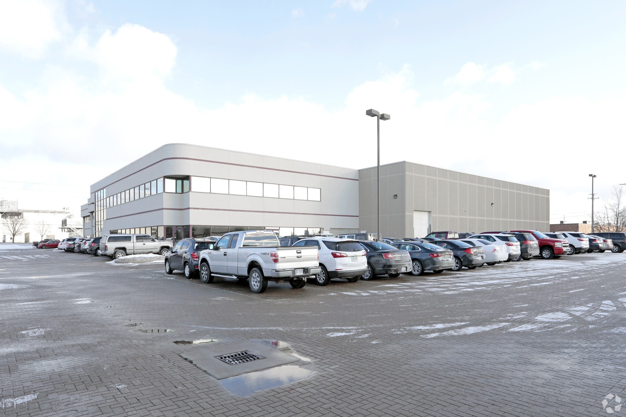 40800 Enterprise Dr, Sterling Heights, MI à louer Photo principale- Image 1 de 2