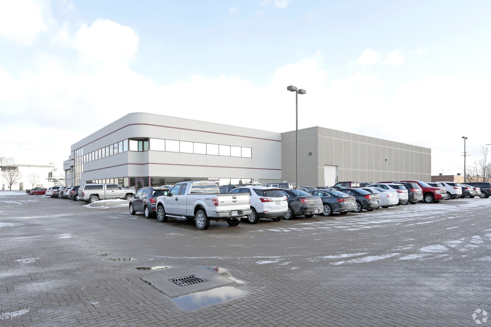 40800 Enterprise Dr, Sterling Heights, MI for lease Primary Photo- Image 1 of 2