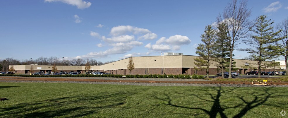 165-181 Fieldcrest Ave, Edison, NJ à louer - Photo du bâtiment - Image 2 de 12