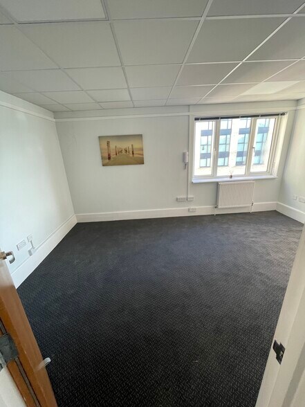 15 Christchurch Rd, Bournemouth à louer - Photo du bâtiment - Image 2 de 12