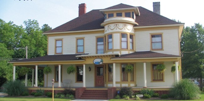 More details for 104 W Main St, Elizabeth City, NC - Office for Sale