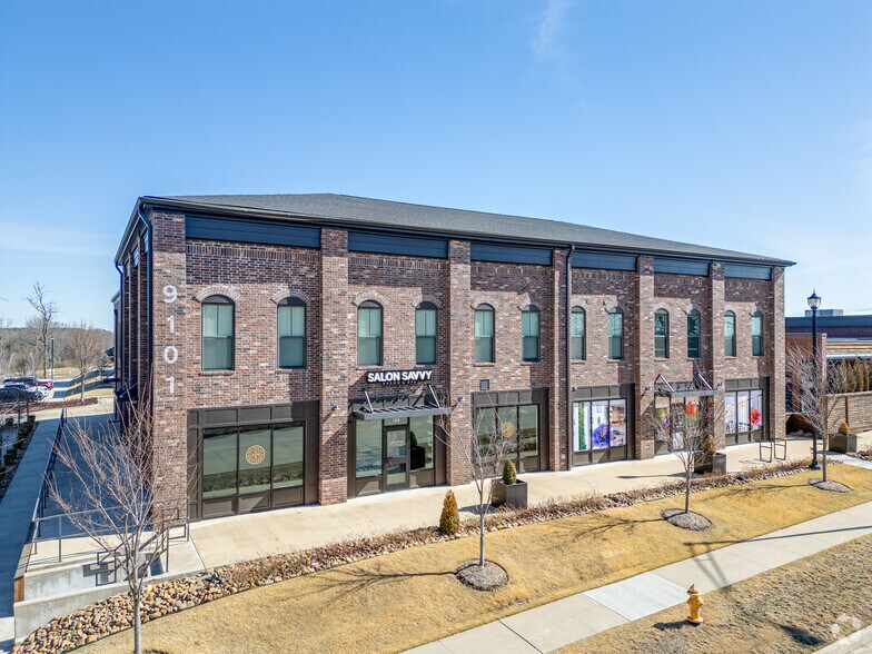 9101 Ra Young Jr Dr, Fort Smith, AR for sale - Building Photo - Image 2 of 11