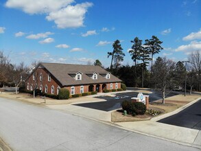 602 Ponder Place Dr, Evans, GA à louer Photo du bâtiment- Image 2 de 17