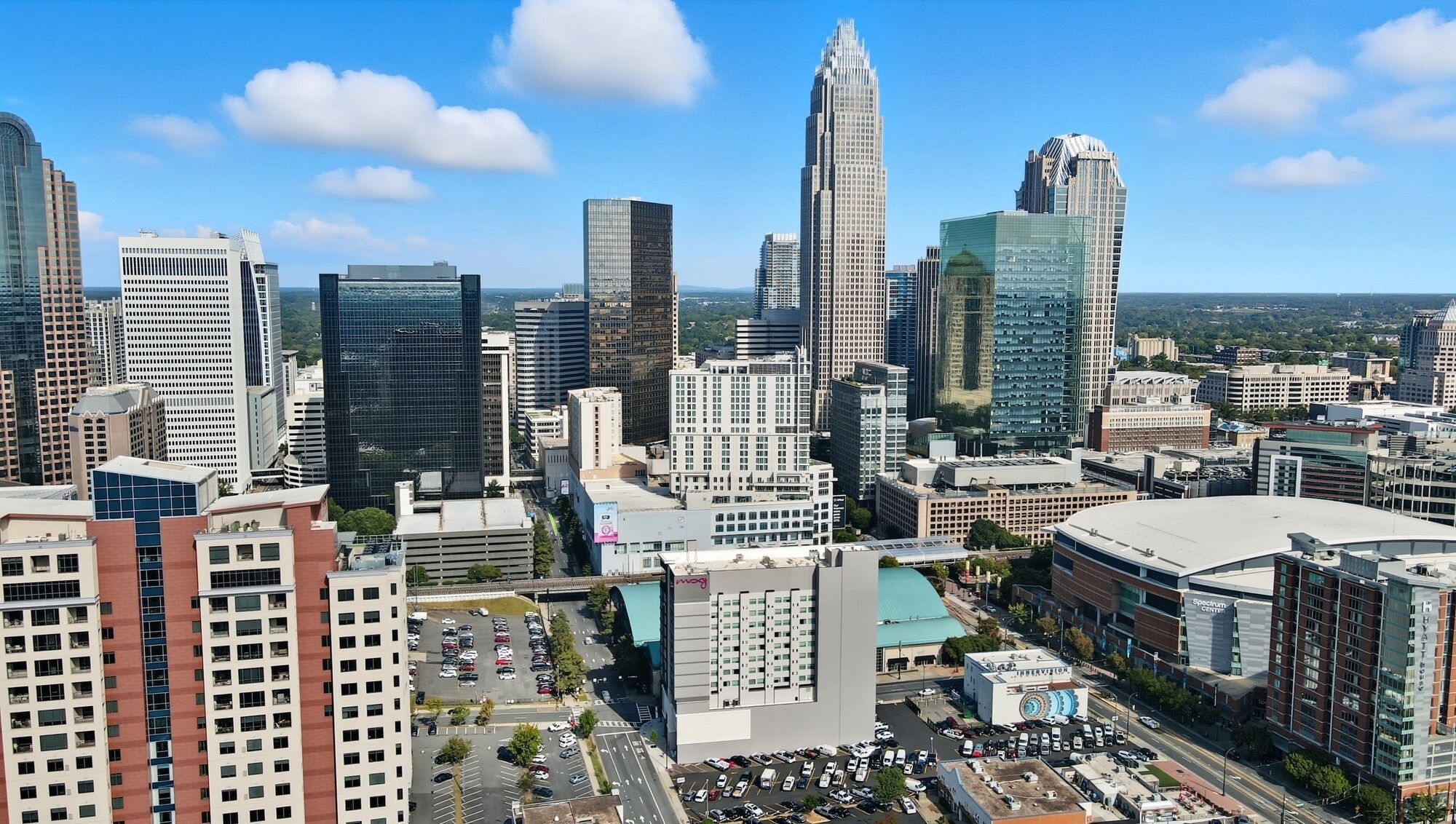 125 S Brevard St, Charlotte, NC à louer Photo du bâtiment- Image 1 de 26