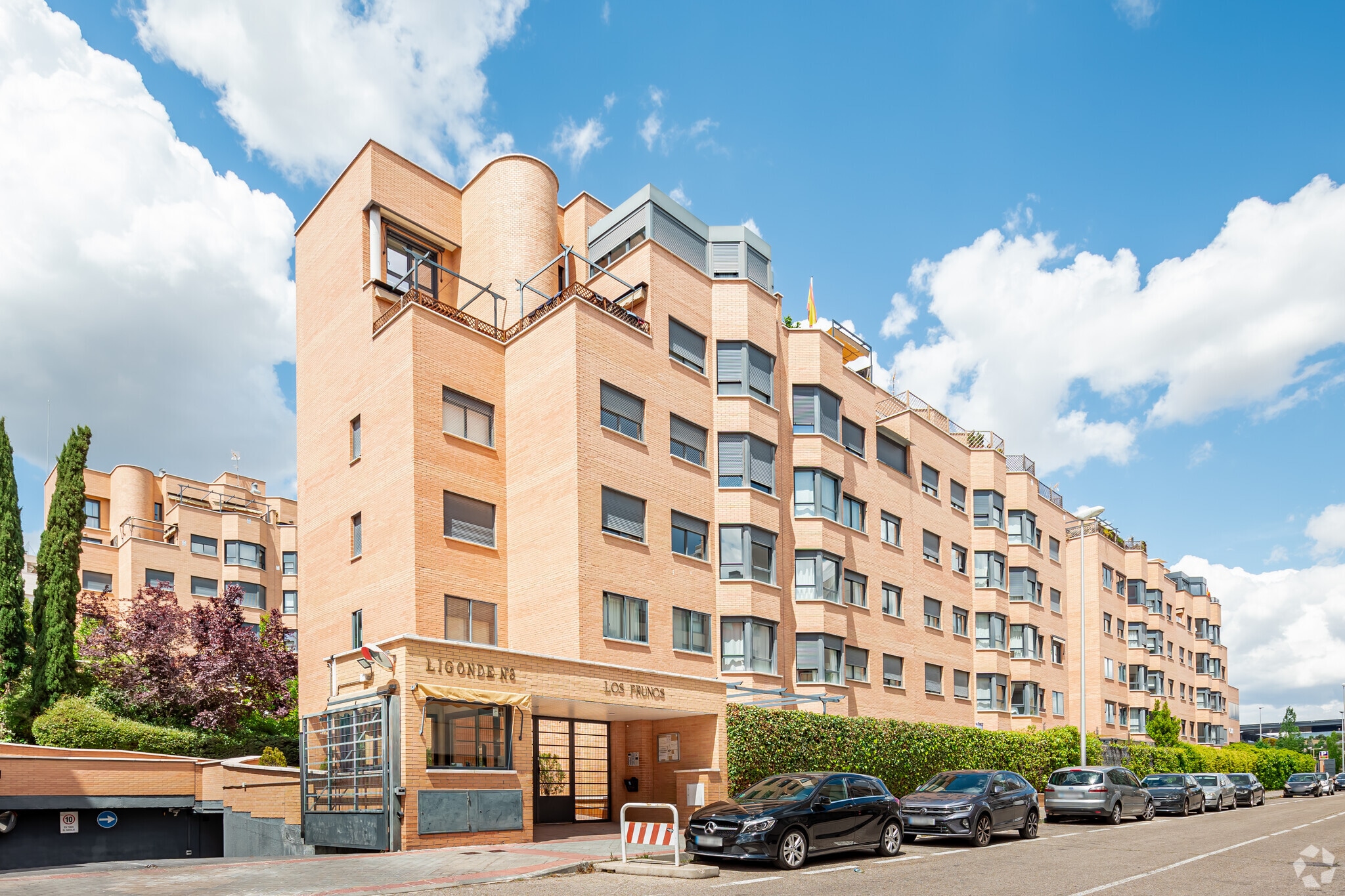 Multifamily in Madrid, Madrid for sale Primary Photo- Image 1 of 3