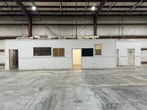 55 E Conifer St, Andrews, SC for lease Interior Photo- Image 1 of 4