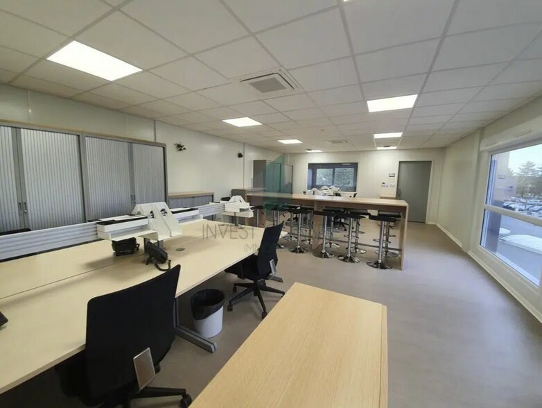 Local d'activités dans Persan à vendre - Photo intérieure - Image 2 de 8