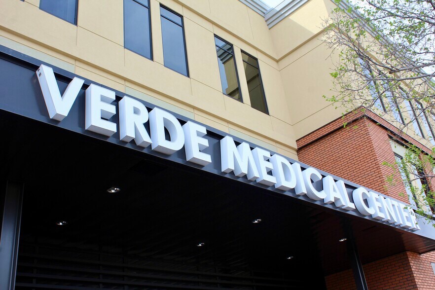 3875 E Williams Field Rd, Gilbert, AZ à louer - Photo du bâtiment - Image 2 de 5