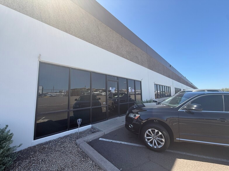 2517 W McDowell Rd, Phoenix, AZ à louer - Photo du bâtiment - Image 2 de 8