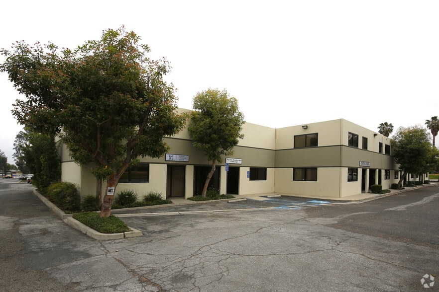 3267-3293 Trade Center Dr, Riverside, CA à louer - Photo du bâtiment - Image 2 de 5
