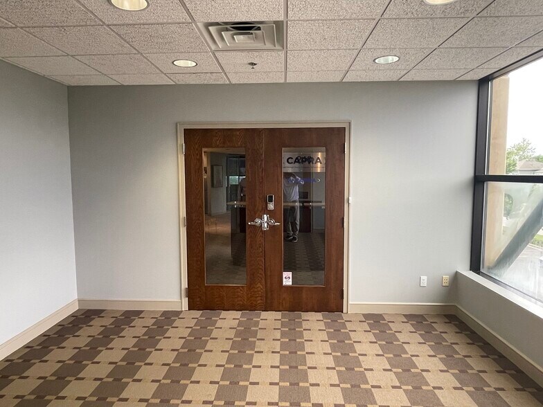 2700 Old Rosebud Rd, Lexington, KY à vendre - Photo du bâtiment - Image 2 de 21
