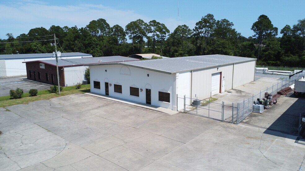 114 Newman Dr, Brunswick, GA à louer - Photo du bâtiment - Image 2 de 7