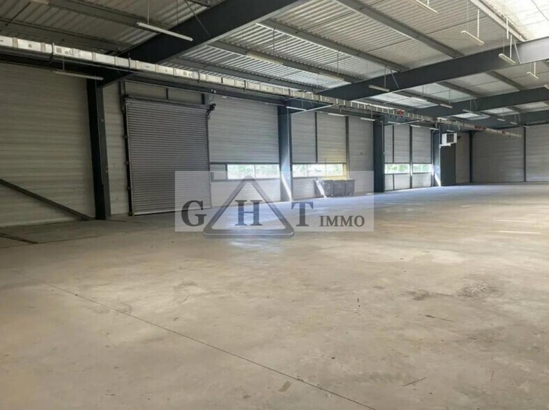 Industrial in Creil for sale - Interior Photo - Image 1 of 3