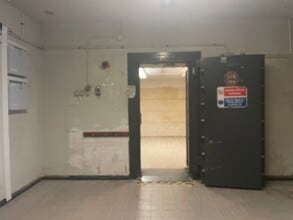 38-38A High St, Alton for lease Interior Photo- Image 2 of 2