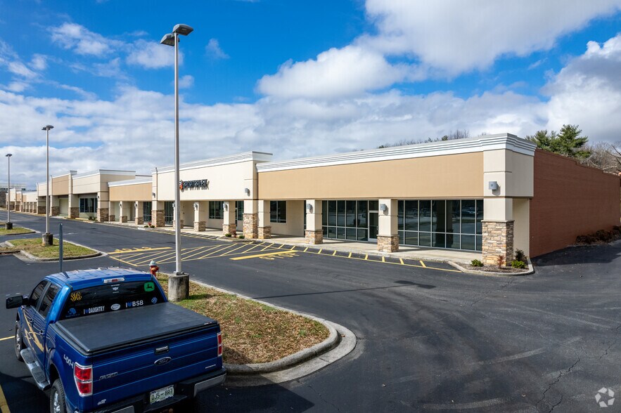 11801-11847 Kingston Pike, Knoxville, TN à louer - Photo du bâtiment - Image 2 de 7
