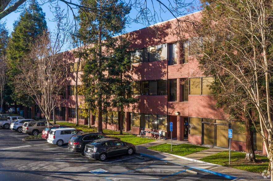 3478 Buskirk Ave, Pleasant Hill, CA à louer - Photo du bâtiment - Image 1 de 4
