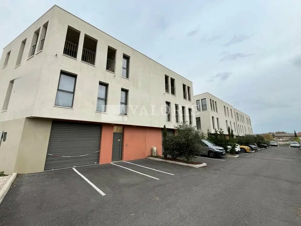 Office in Aix-en-Provence for lease Building Photo- Image 1 of 8