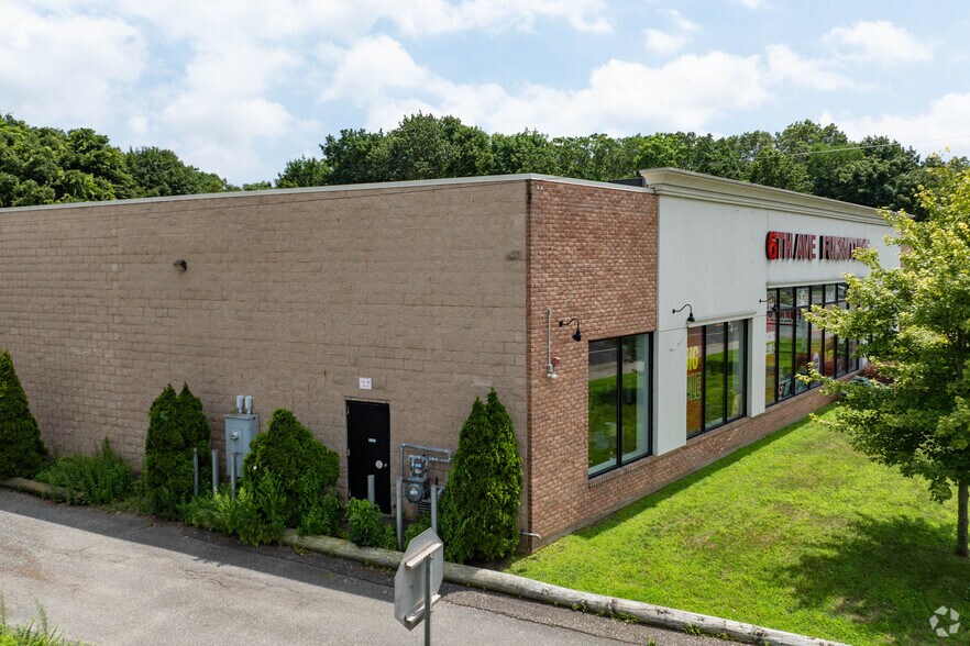 2145 Rt 112, Medford, NY à vendre - Photo du bâtiment - Image 3 de 5