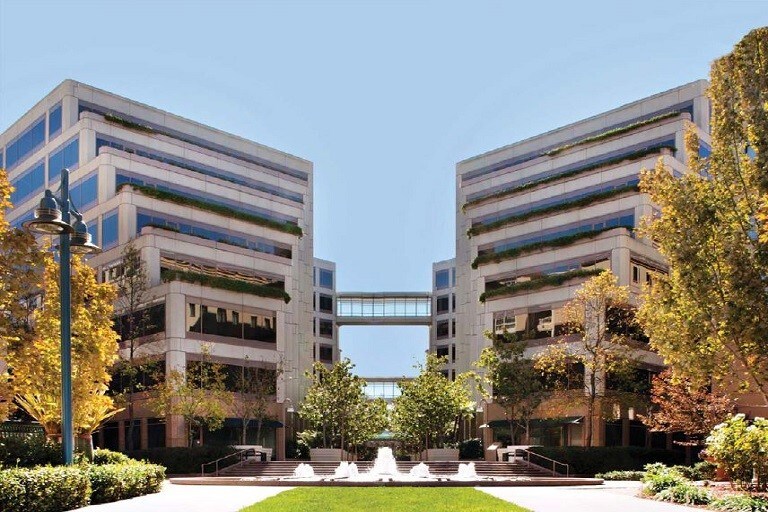20475 Stevens Creek Blvd, Cupertino, CA à louer Photo du bâtiment- Image 1 de 2