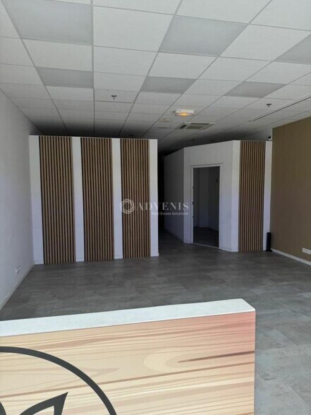 Retail in Juvignac for lease - Interior Photo - Image 1 of 2